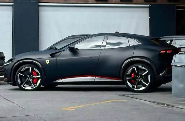 Neymar e la sua nuova Ferrari, un lusso per pochi