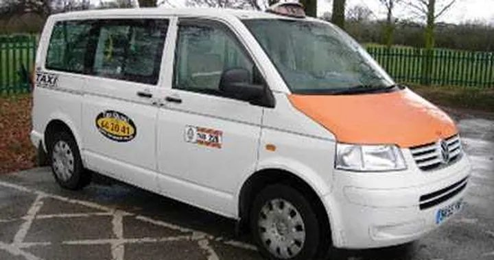 Caos aeroporti, fino a 1.500 euro per il taxi
