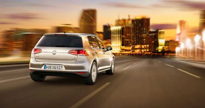 Nuova Golf 7 GTI 2014: dieta al carbonio