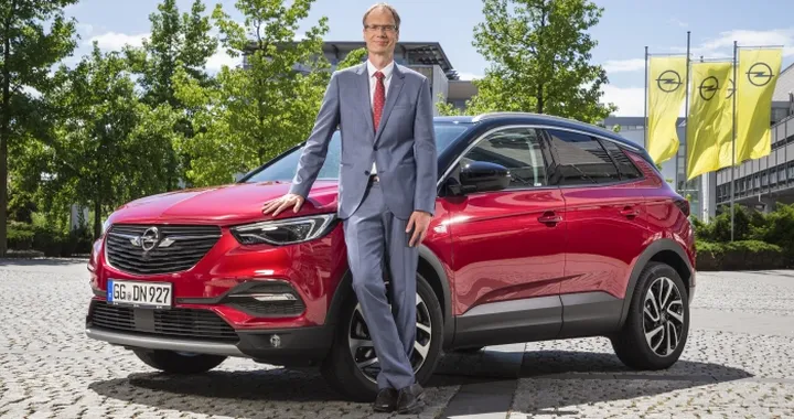 Opel taglia i costi e punta sull’elettrificazione