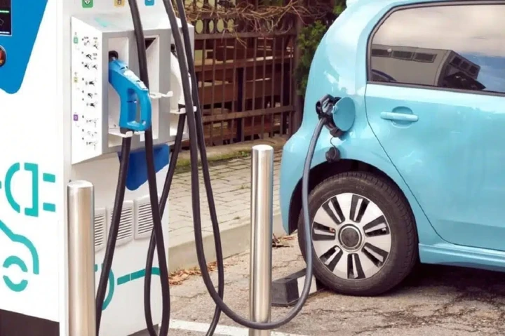 Nasce in Valle d’Aosta la stazione elettrica per soli veicoli a batteria