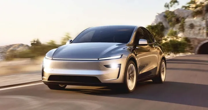 Tesla Model Y: il debutto della versione a 7 posti