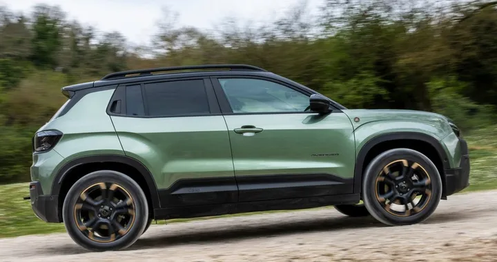 Jeep Avenger si rinnova: arriva anche il turbo benzina manuale