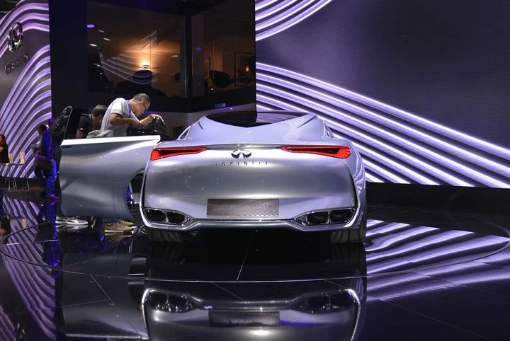 Infiniti Q80 Inspiration al Salone di Parigi 2014