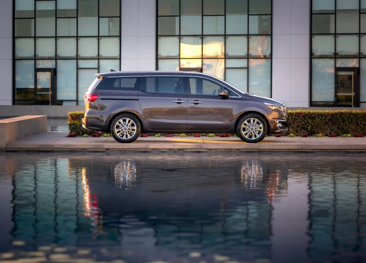 Kia Carnival 2014, immagini ufficiali