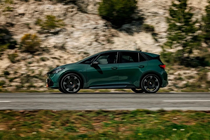 Cupra Born VZ: la nuova frontiera delle auto elettriche sportive con 326 CV di potenza