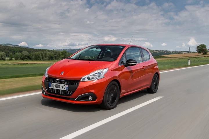 Peugeot 208 restyling 2015: primo contatto