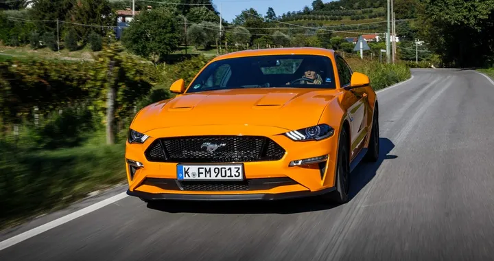 Nuova Ford Mustang V8 5.0: muscoli a stelle e strisce