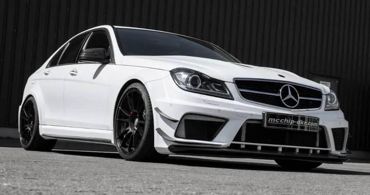 Mercedes C63 AMG 