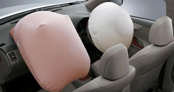 Toyota, richiamo globale per 5,8 milioni di auto