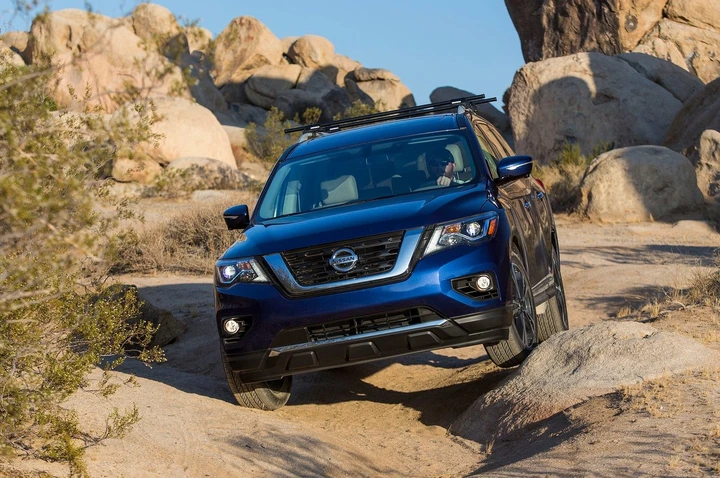 Nuovo Nissan Pathfinder: le immagini ufficiali
