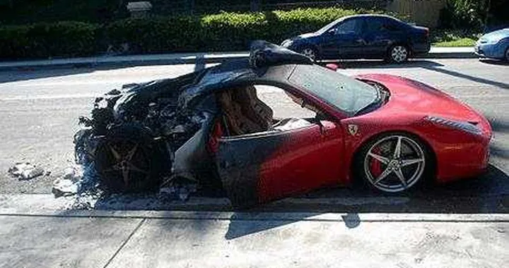 Quegli strani casi delle Ferrari 458... arrostite
