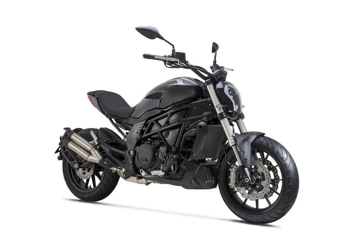 Benelli: in concessionaria debuttano Imperiale 400, 502 C e 752 S