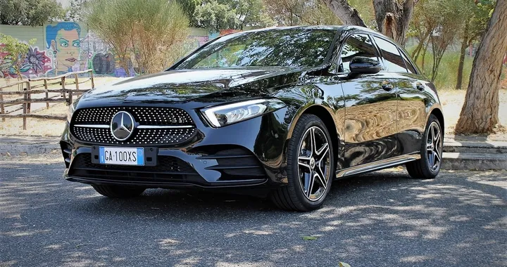 Mercedes-Benz Classe A 250e: la prova su strada