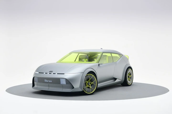 Hyundai Concept THREE: da “Art of Steel” nasce la nuova IONIQ 3