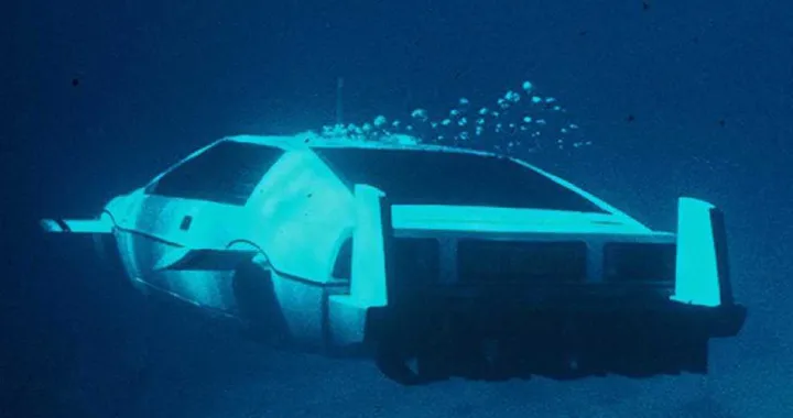 La Lotus di 007 sarà un'auto elettrica subacquea