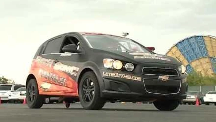 Chevrolet Aveo: spettacolare salto con avvitamento