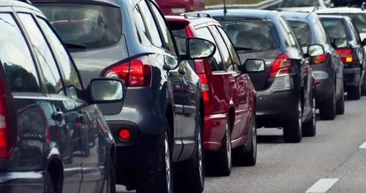 Tamponamento a catena: chi paga e come funziona