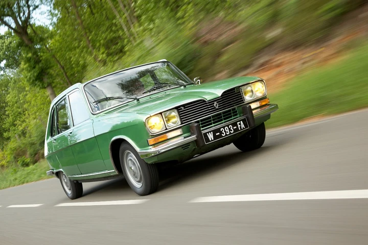 Renault R16 compie cinquant'anni