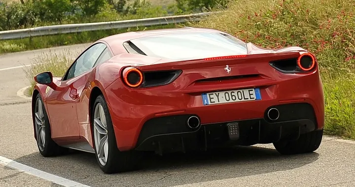 Ferrari 488: la più potente si chiamerà GTO?