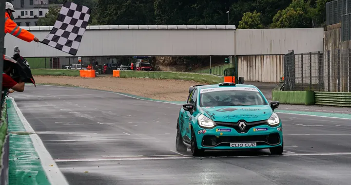 Renault Clio Cup: Jelmini conquista il titolo a Vallelunga