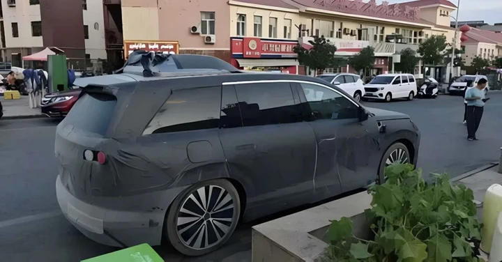 BYD pronta a lanciare un nuovo SUV full-size della serie Dynasty: ecco cosa sappiamo