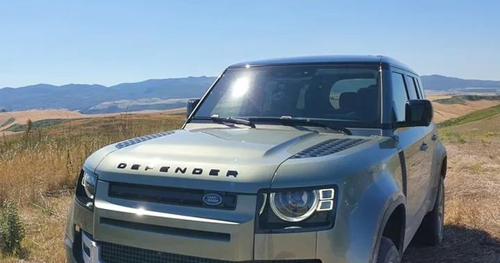Land Rover Defender 2020: caratteristiche, prezzi e prima prova