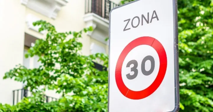 Zona 30 Roma: dal 15 gennaio nuovi limiti e controlli nella ZTL