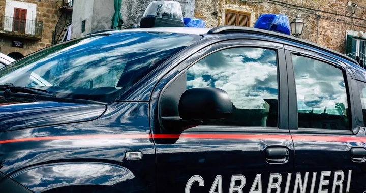 Non ha mai conseguito la patente ma guida sotto effetto di droghe: denunciato