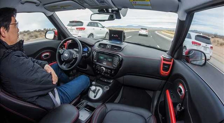 La guida autonoma compirà scelte morali