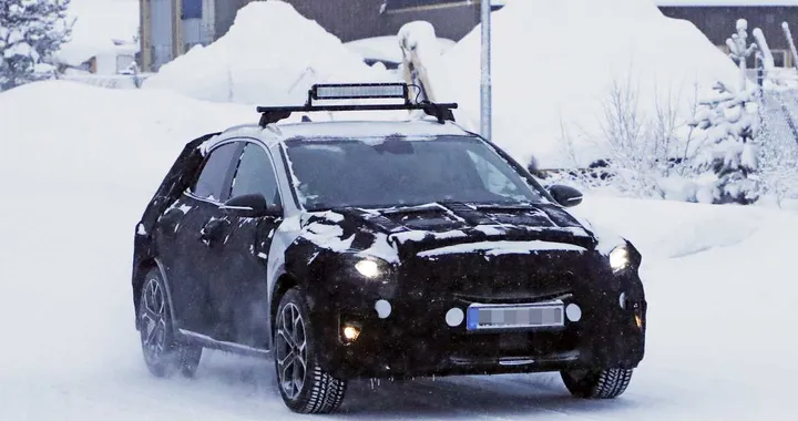 Kia XCeed: foto spia del nuovo crossover