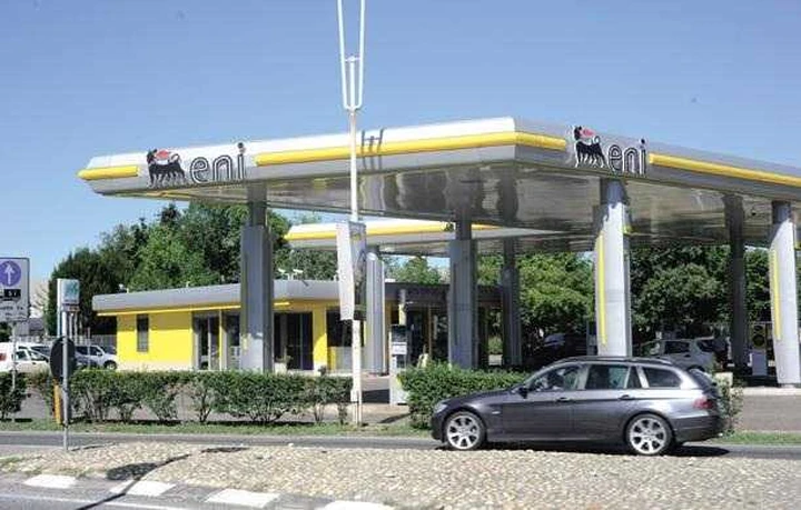 Prezzo carburanti: domani sciopero distributori Eni