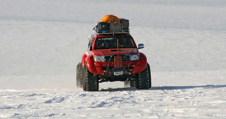 Toyota Hilux alla conquista del Polo Sud
