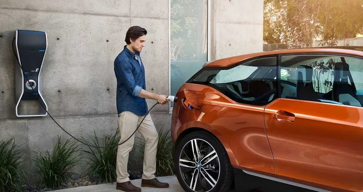 Auto elettriche BMW: la produzione di massa solo dopo il 2020
