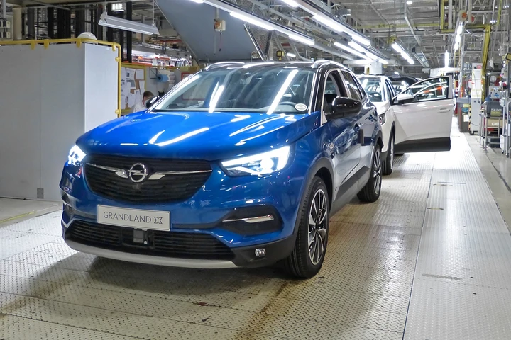 Opel Grandland X Hybrid Plug-in: iniziata la produzione
