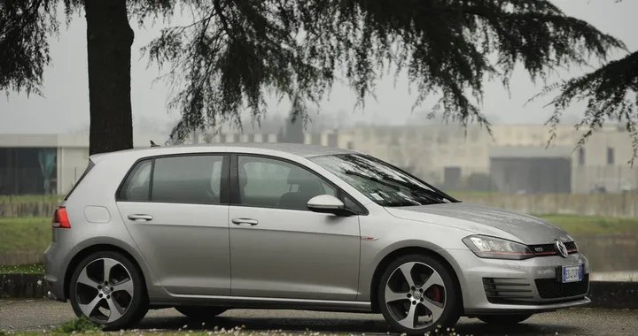 Volkswagen Golf GTI BlueMotion: la prova su strada e in pista