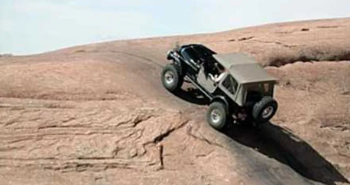 Le spettacolari evoluzioni delle Jeep Mopar