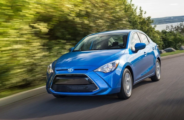 Toyota Yaris Sedan: immagini ufficiali