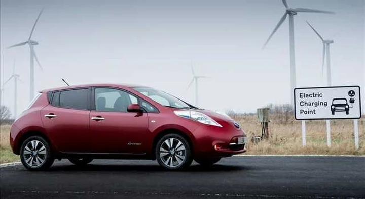 Nissan Leaf 2013: il noleggio delle batterie