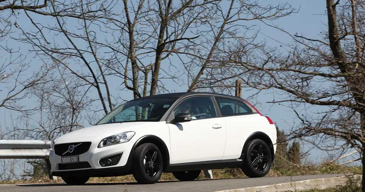 Volvo C30 Black Design: esclusiva da 19.600 euro
