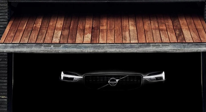 Volvo XC60: primi teaser e novità per la sicurezza attiva