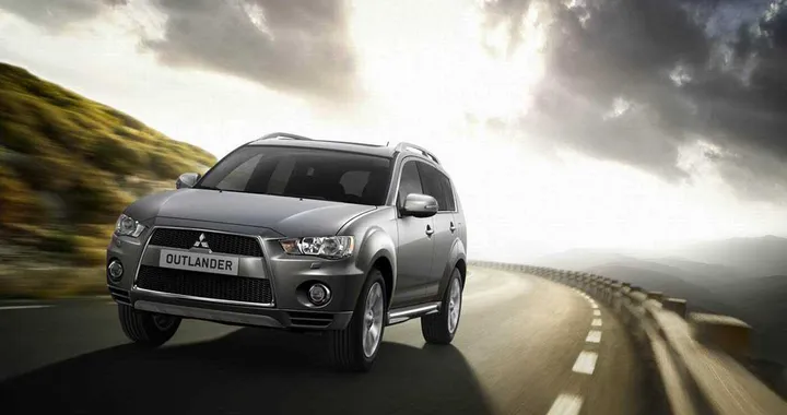 Mitsubishi Outlander, a Bologna con un motore nuovo
