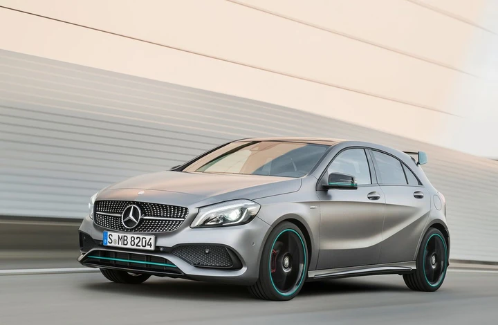Mercedes Classe A MY 2015: immagini ufficiali