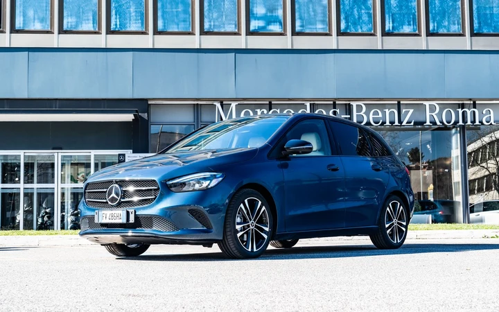 Nuova Mercedes Classe B: immagini inedite