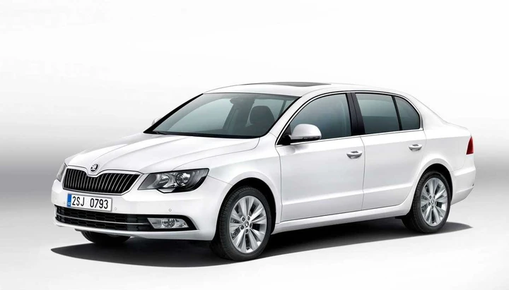Skoda Superb 2014, prime immagini ufficiali