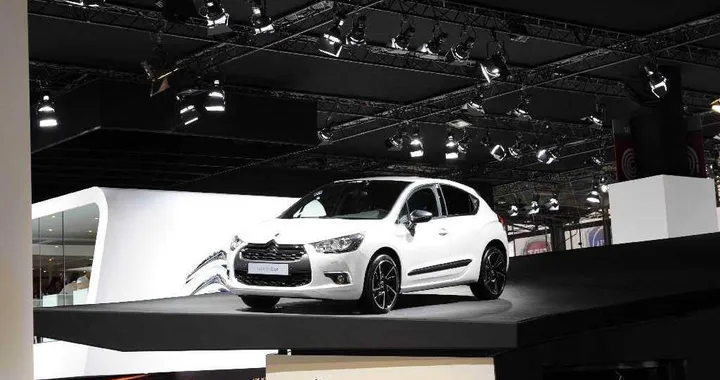 Citroen DS4: compatta e glamour
