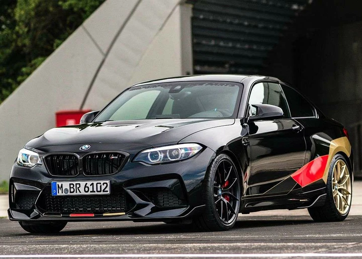 Bmw M2 Competition: un esemplare per i Mondiali di Russia 2018