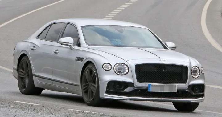 Bentley Flying Spur Speed: le foto spia
