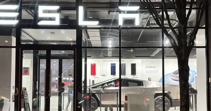Boom Tesla in Canada: 2 auto al minuto vendute, ora scatta l’indagine