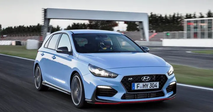 Hyundai i30 N e i30 Fastback N, l’emozione corre in strada e in pista